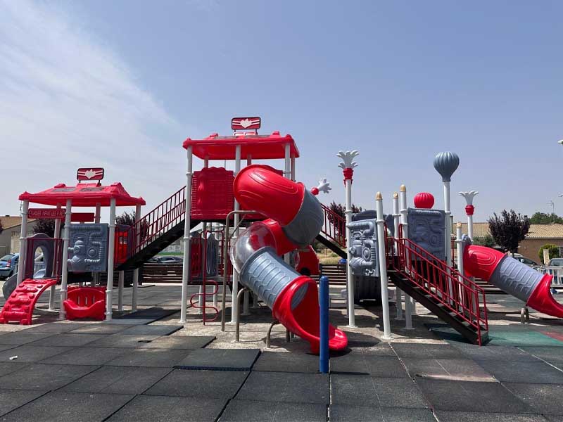 Fire Safety Theme Series Outdoor Slide - Spanish Case Study Fire Safety Theme Series Outdoor Slide - Spanish Case Study