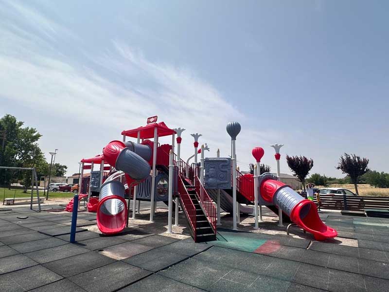 Fire Safety Theme Series Outdoor Slide - Spanish Case Study Fire Safety Theme Series Outdoor Slide - Spanish Case Study